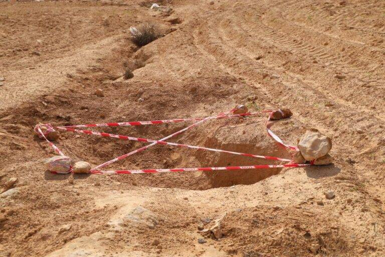 ردم وإغلاق 27 بئراً وحفرة مكشوفة في لواء الطيبة