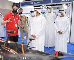 حمدان بن محمد يزور معرضيّ يومكس وسيمتكس