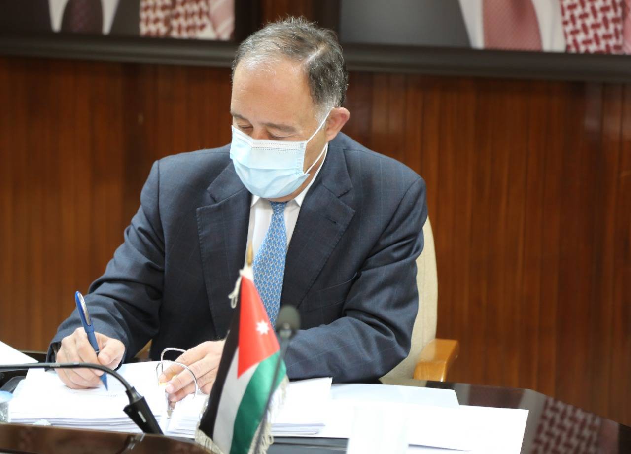 توقيع اتفاقية  تأهيل شبكات عين الباشا بقيمة (5.8) مليون دينار 