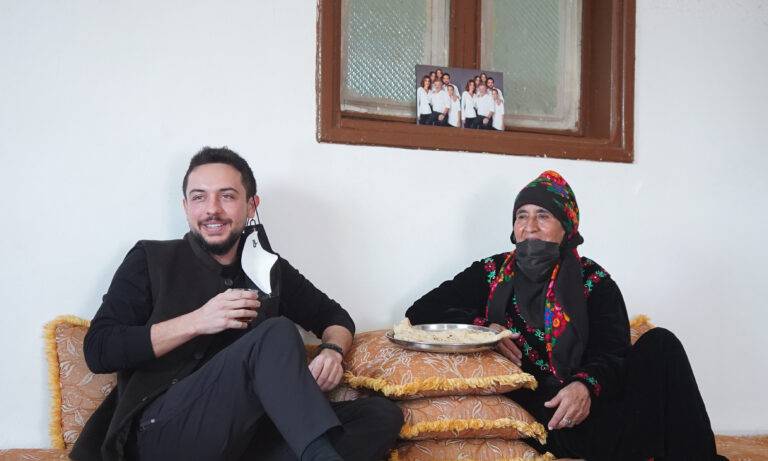 ولي العهد يلبي دعوة الحاجة حمدة الزيود