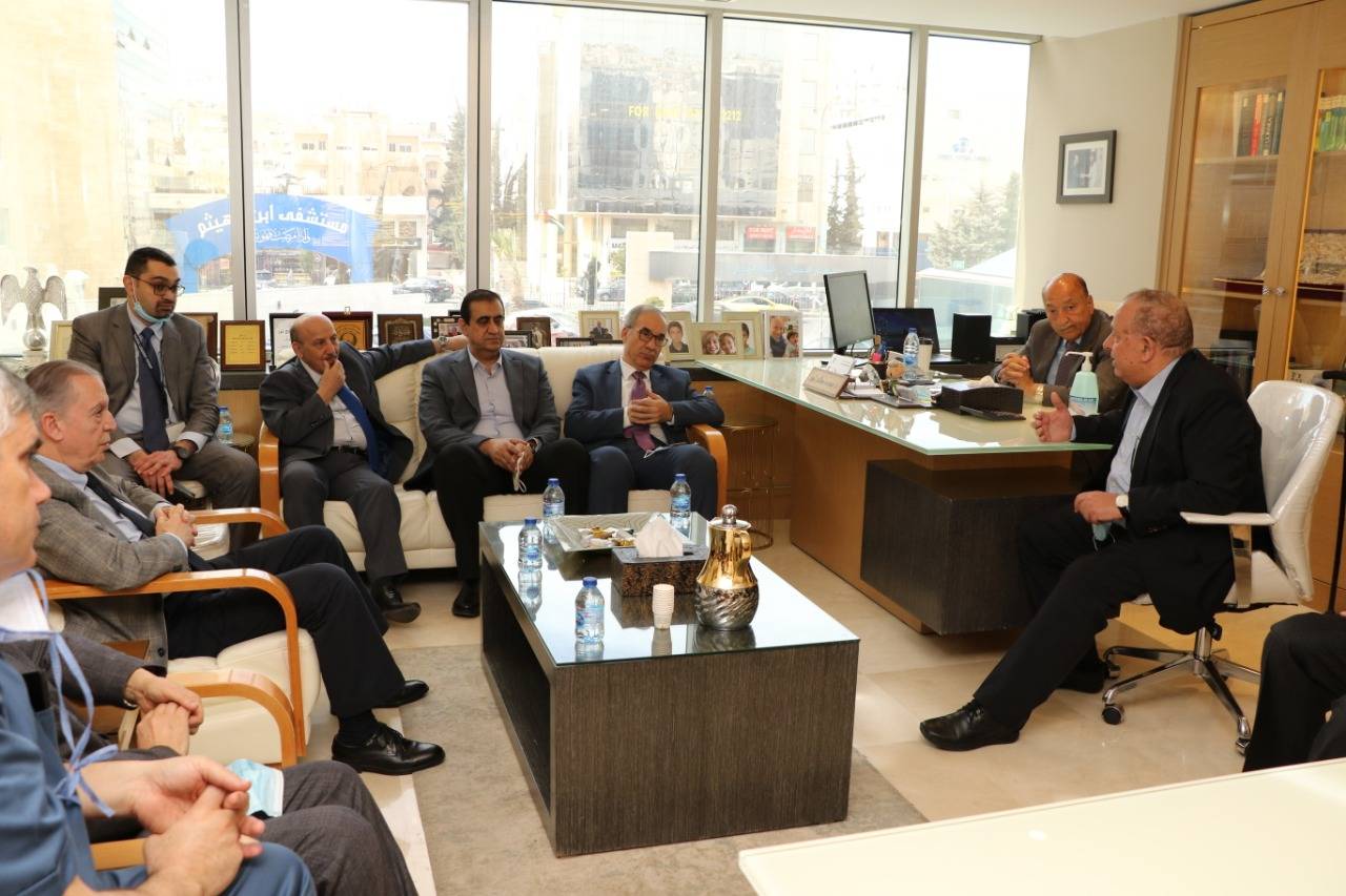 اتفاقية تعاون مشترك بين مستشفى الجامعة الأردنية ومستشفى العيون التخصصي 