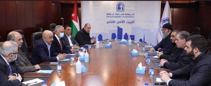 مجلس إدارة تجارة عمان يؤكد دعمه لقطاع الألبسة