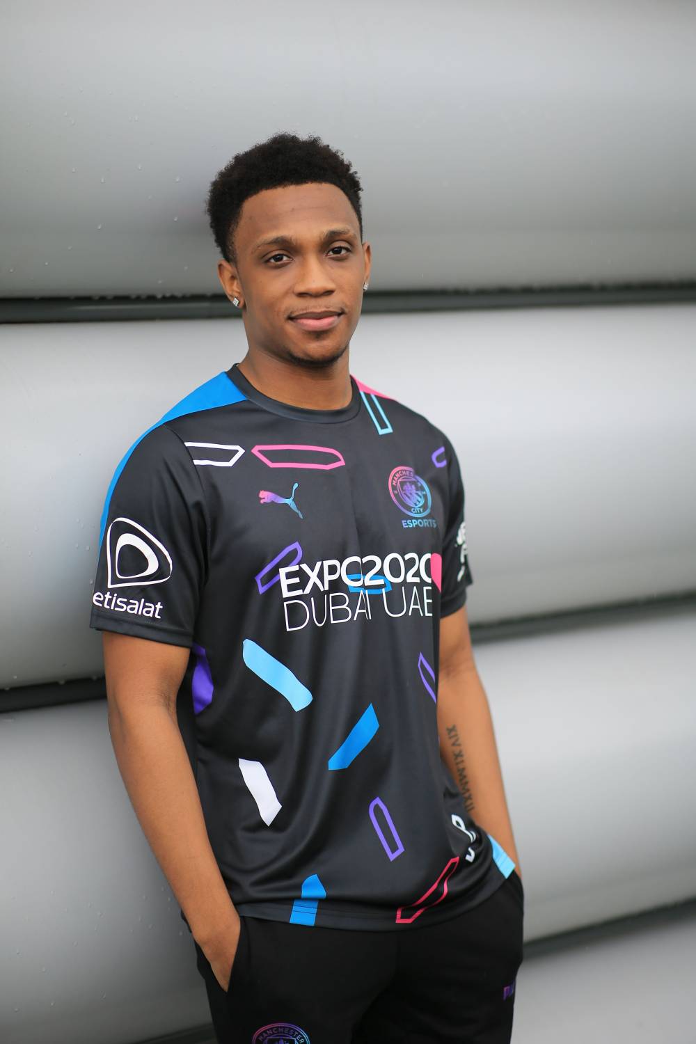 لاعبا فريق مانشستر سيتي للرياضات الإلكترونية يعبران عن انبهارهما بمستوى المشاركين في تصفيات كأس مانشستر سيتي للرياضات الالكترونية في الإمارات