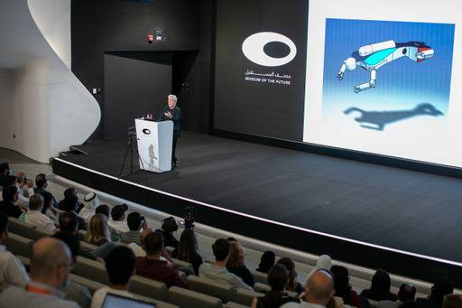 الجلسة الثانية من حوارات المستقبل تتناول  الإنسان والروبوت لاكتشاف المحيطات والفضاء