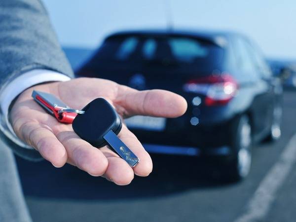 صاعقه الغاء الحجوزات تضرب قطاع التاجير السيارات السياحيه في الأردن
