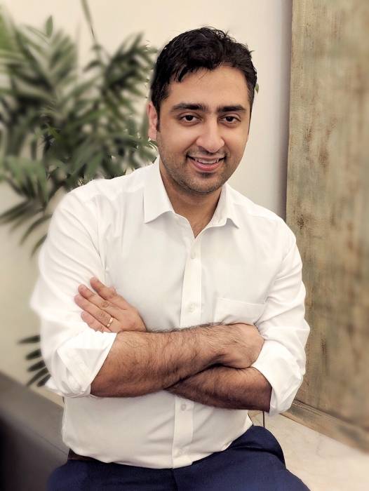 كرم مالهوترا يكتب : استراتيجيات تطبيقات الأجهزة المحمولة لتنمية أعمالها في فترة انتشار الوباء