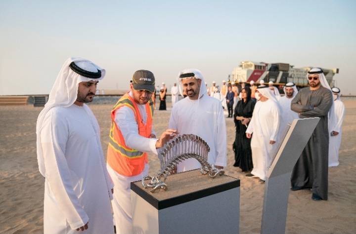 مكتوم بن محمد بن راشد وذياب بن محمد بن زايد يشهدان ربط إماراتي أبوظبي ودبي بخط قطار مباشر ضمن شبكة قطار الاتحاد