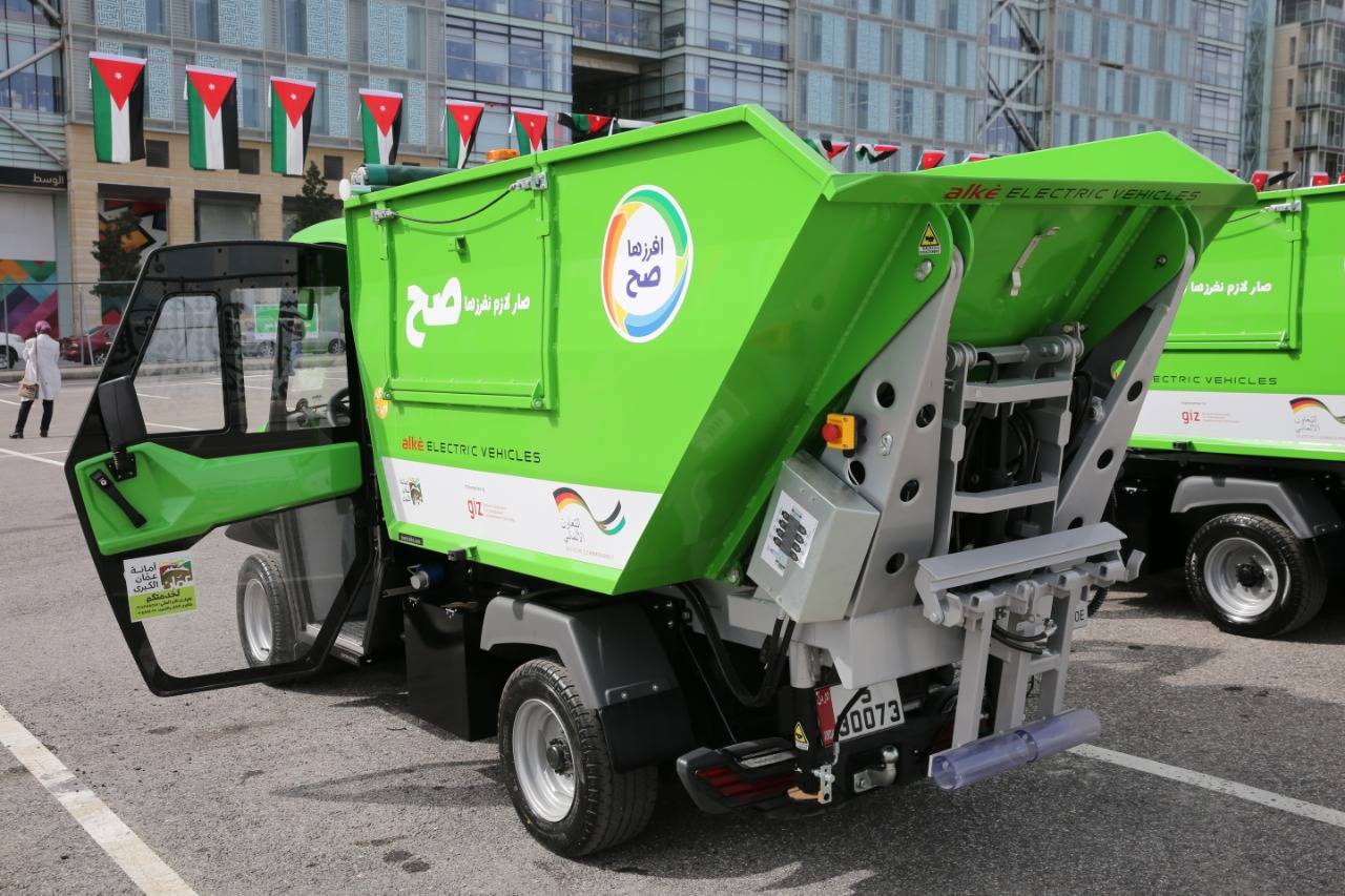 الشواربة يفتتح شارع الرسالة