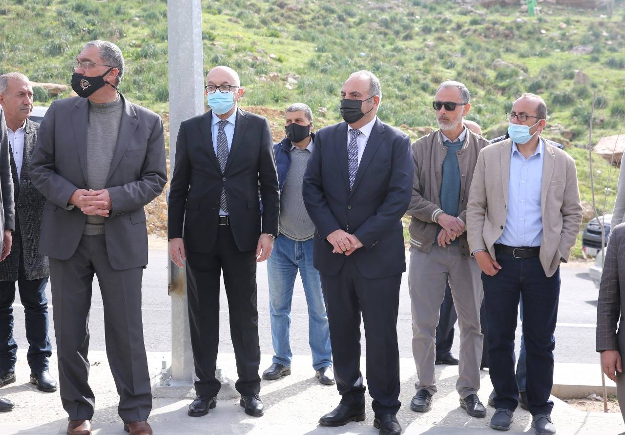 الشواربة يفتتح شارع الرسالة