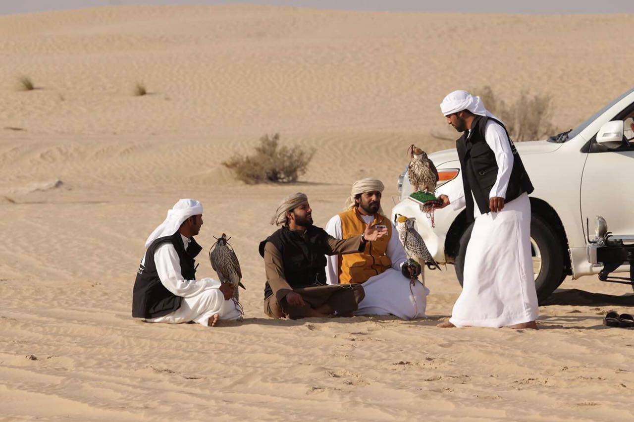 محمية المرزوم بأبوظبي تستقبل 1500 زائر خلال موسم الصيد التقليدي 2021 – 2022