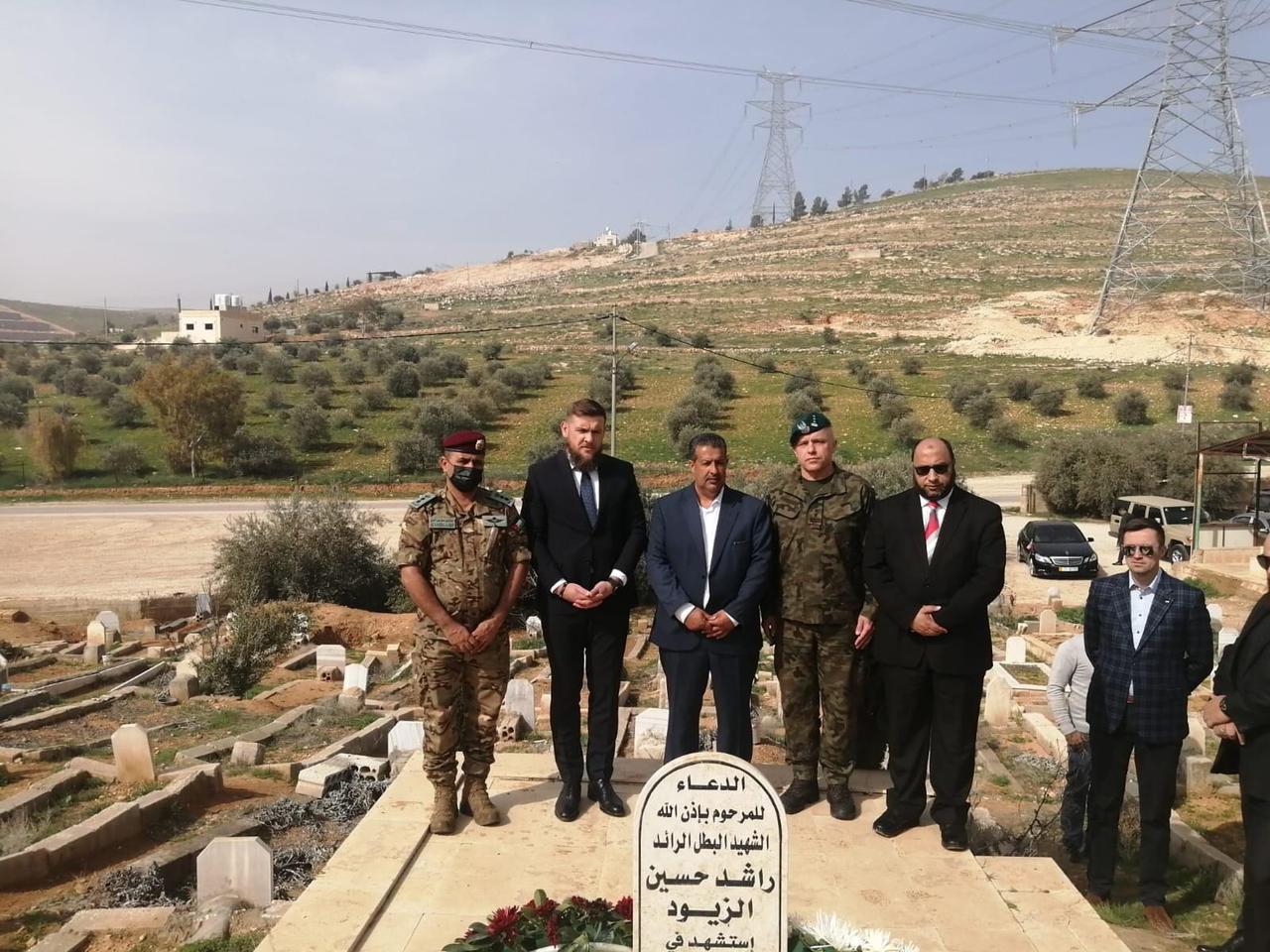 في الذكرى السادسة لإستشهاد البطل الرائد راشد الزيود ... سفير بولندا يستذكر المناسبة بالفخر والاعتزاز 