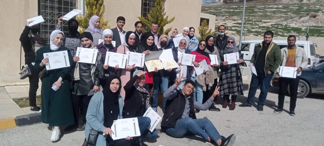 القيادات الشبابية يختتم برنامج تعزيز مشاركة الشباب في العملية الانتخابية 