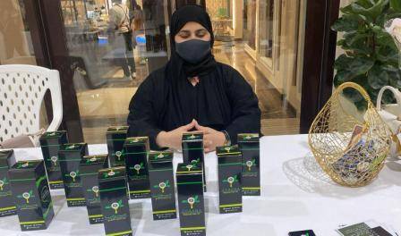 إشادة بالتنظيم والتسهيلات المقدمة للعارضين وإقبال جماهيري منقطع النظير  على منتجات العطور والملابس والمجوهرات المعروضة فيه