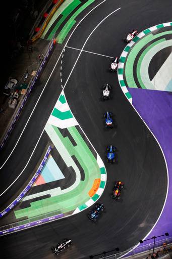 الحلبة الفائزة: القصة وراء حلبة الفورمولا 1 في السعودية التي حطمت الأرقام القياسية