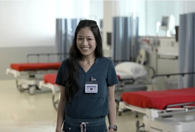 نساء يعملن في خط الدفاع الأول: تقديم لمحة عن طبيعة عملهن في مجال طب الطوارئ