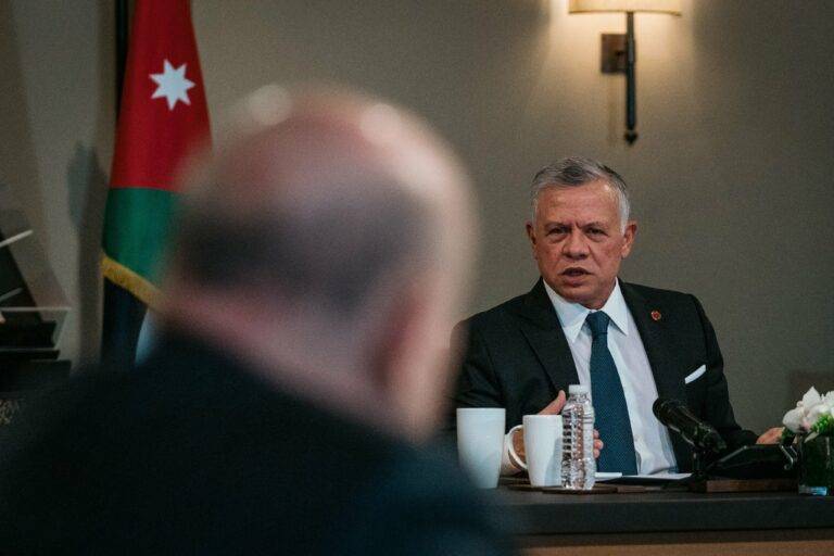 الملك: ضرورة إيجاد الحلول لحماية المواطنين من الارتفاع العالمي للأسعار