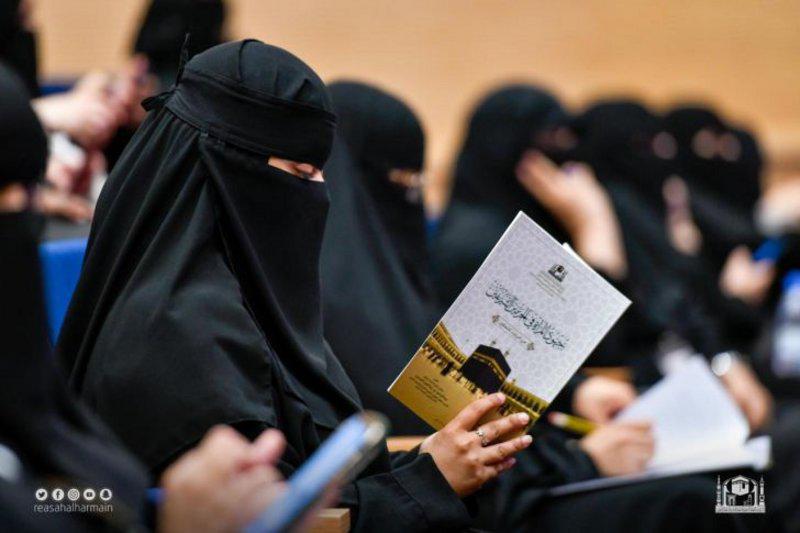 السديس : هذا زمن تمكين المرأة ..  تعظيم  غير مسبوق وتعضيد تأريخي  . زيادة الإنتاجية وحوكمة الاداء
