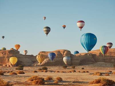 مهرجان سماء العلا يحقق الرقم القياسي لأكبر عرض ليلي للمناطيد المضيئة في العالم  