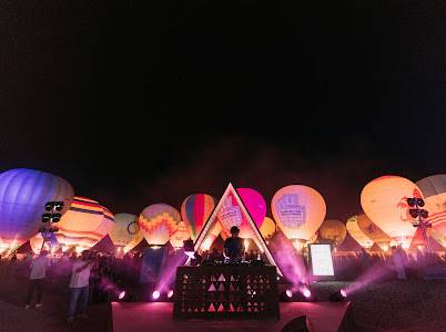 مهرجان سماء العلا يحقق الرقم القياسي لأكبر عرض ليلي للمناطيد المضيئة في العالم  