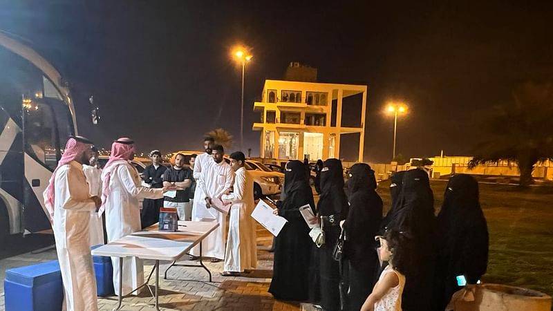 السعوديه ..هدف ينفِّذ جولات لدعم أصحاب الأعمال والباحثين عن عمل بـتهامة عسير