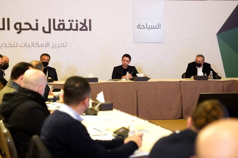 بريزات: اهتمام ملكي بقطاع السياحة