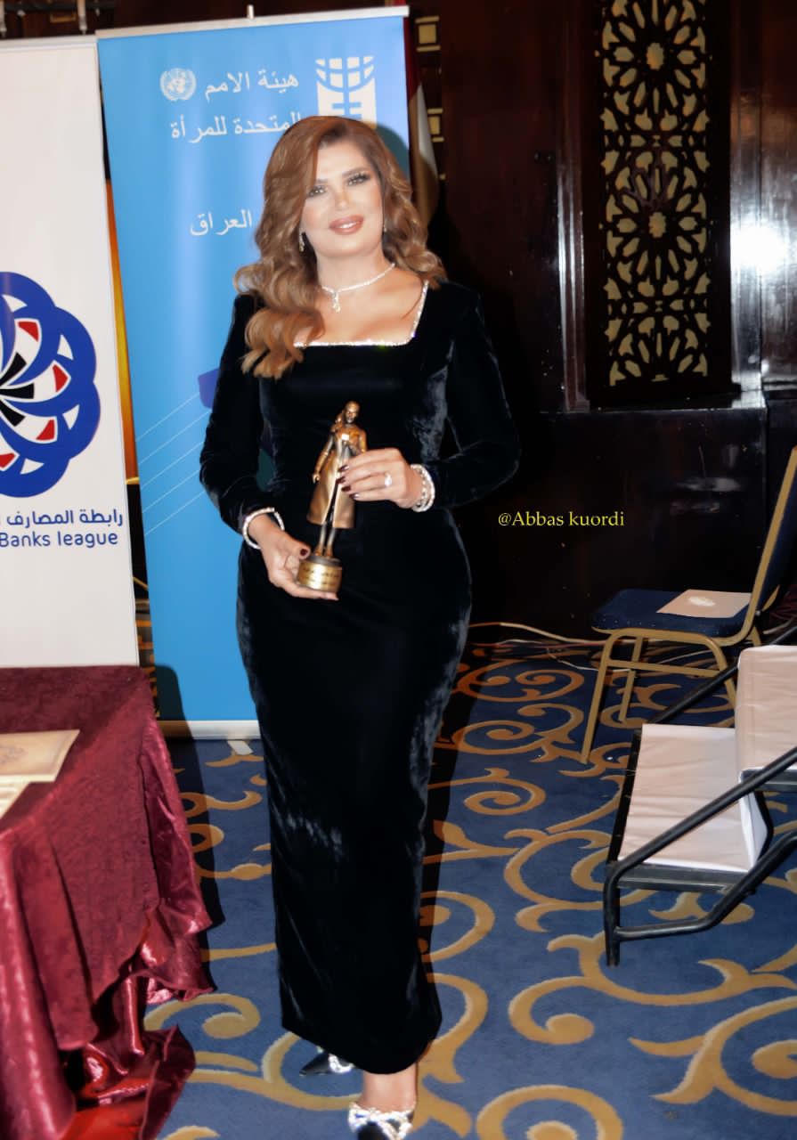 الإعلامية عًواطف الثنيان تفوز بجائزة أطوار  بهجت ٢٠٢٢