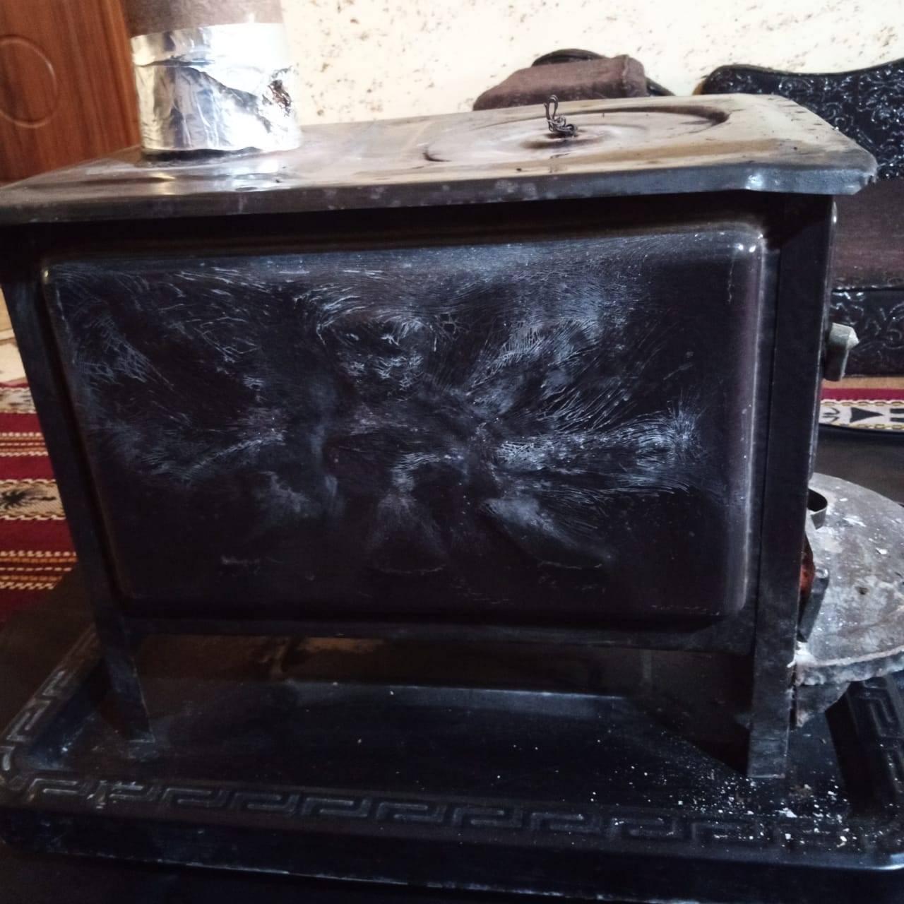 يسرى أبو عنيز تكتب : ارتفاع تكاليف الحياة وبرودة الطقس المواطن الأردني يلجأ للتحطيب