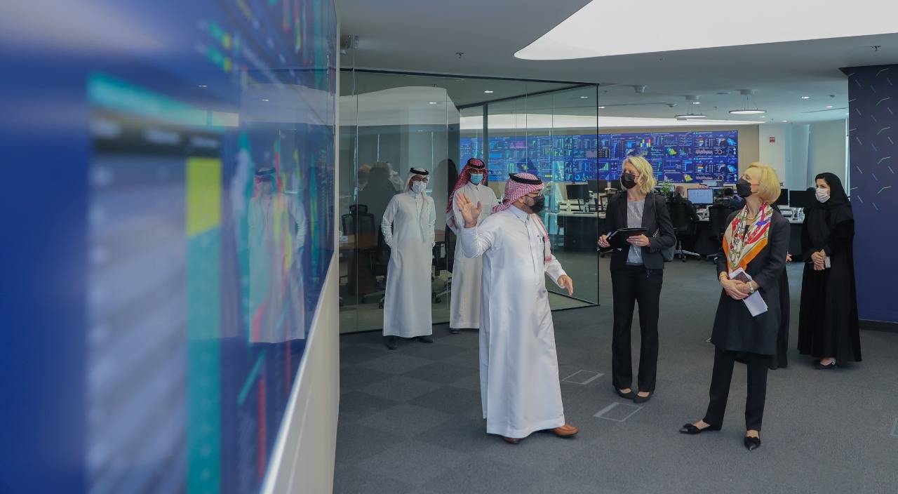 القائم بالأعمال الأمريكية تطلع على مستقبل الخدمات الصحية السعودية