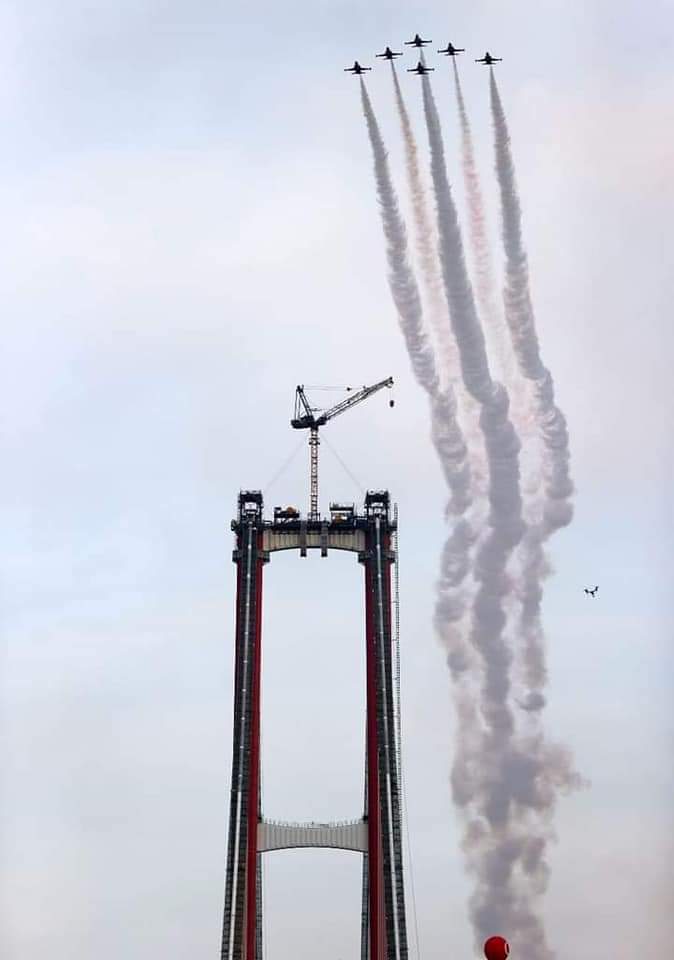 بالصور : الرئيس التركي يفتتح أطول جسر معلق في العالم جناق قلعة 1915 الرابط بين قارتي أوروبا وآسيا 