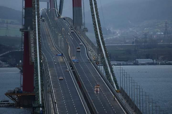 بالصور : الرئيس التركي يفتتح أطول جسر معلق في العالم جناق قلعة 1915 الرابط بين قارتي أوروبا وآسيا 