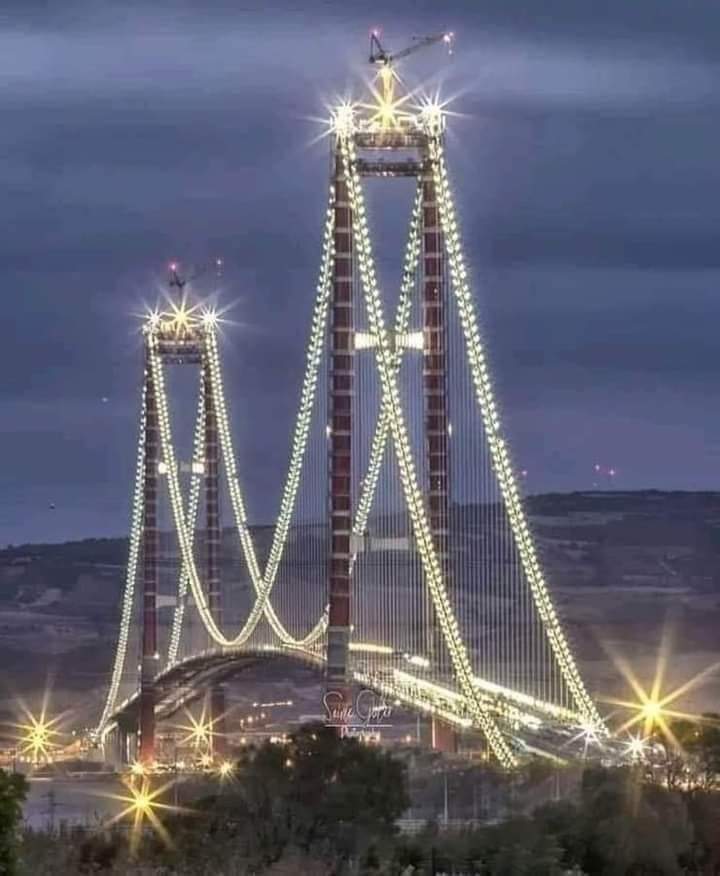 بالصور : الرئيس التركي يفتتح أطول جسر معلق في العالم جناق قلعة 1915 الرابط بين قارتي أوروبا وآسيا 