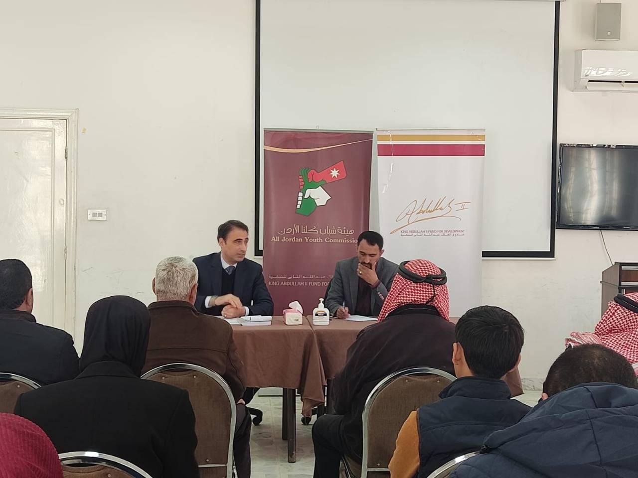 حوارية في مأدبا لتشجيع الشباب على المشاركة في الانتخابات - صور