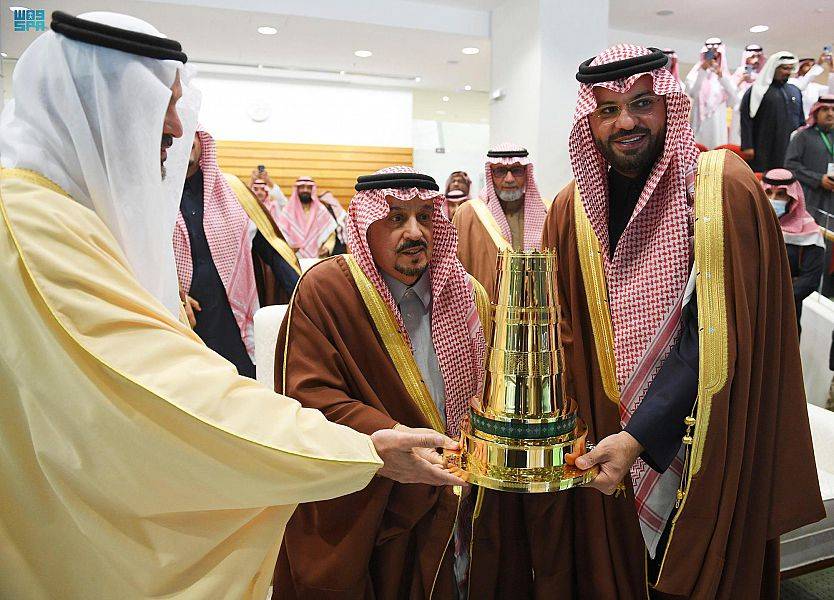 تحت رعاية خادم الحرمين الشريفين .. سمو أمير منطقة الرياض يتوج الفائزين بكأسي المؤسس