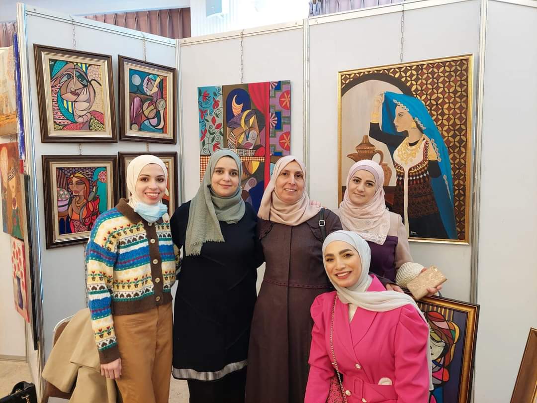 الصيادلة تكرم مجموعة من الرائدات وتقيم معرضاً وبازراً لمنتجات صيدلانيات
