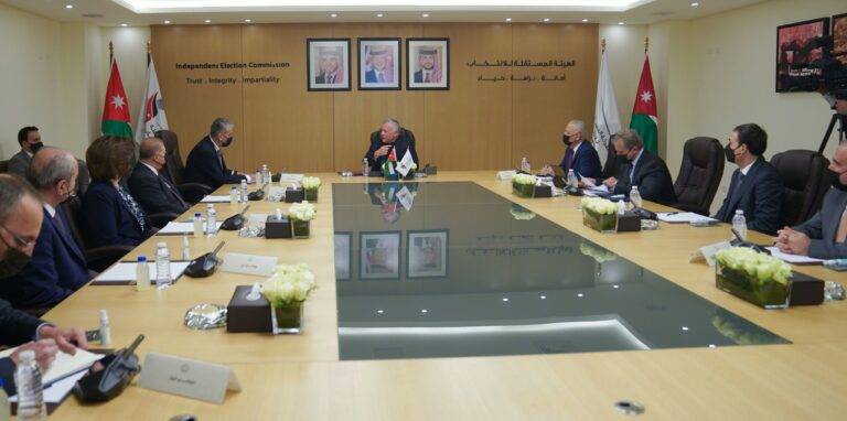 الملك: عدم التهاون مع التجاوزات المؤثرة على نزاهة الانتخابات