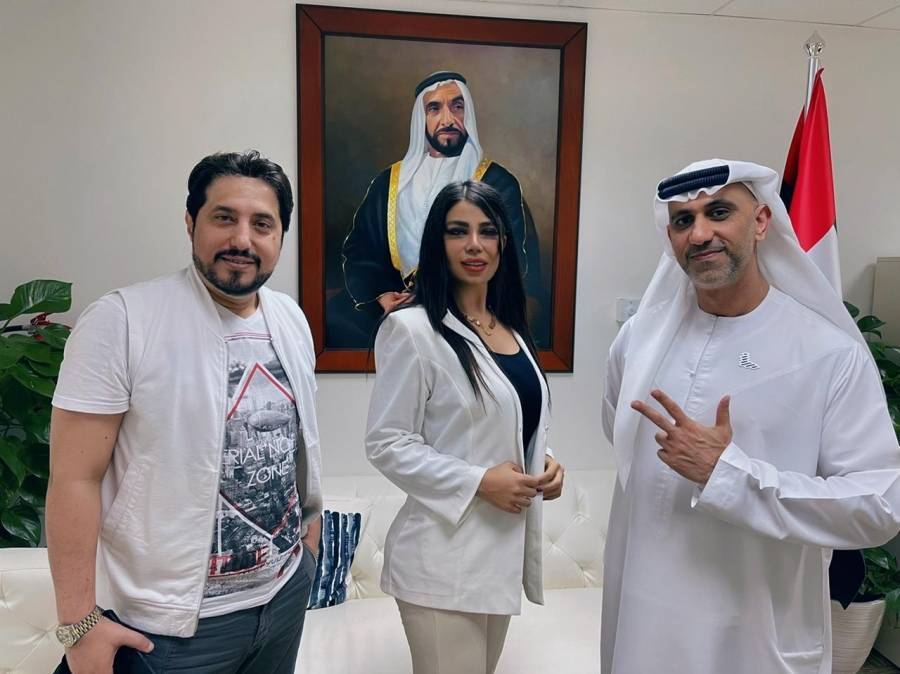 الملتقى التأهيلي للمرأة العربية والطفل يكرم ملكة جمال(ايمي عبدالغني)