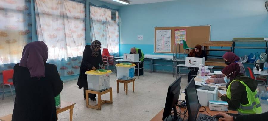 الطفيلة  نسبة الاقتراع لا تزال متدنية