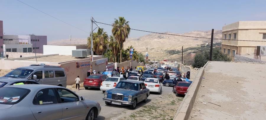 تجمهر كبير لمندوبي ومؤازري المرشحين في الطفيلة