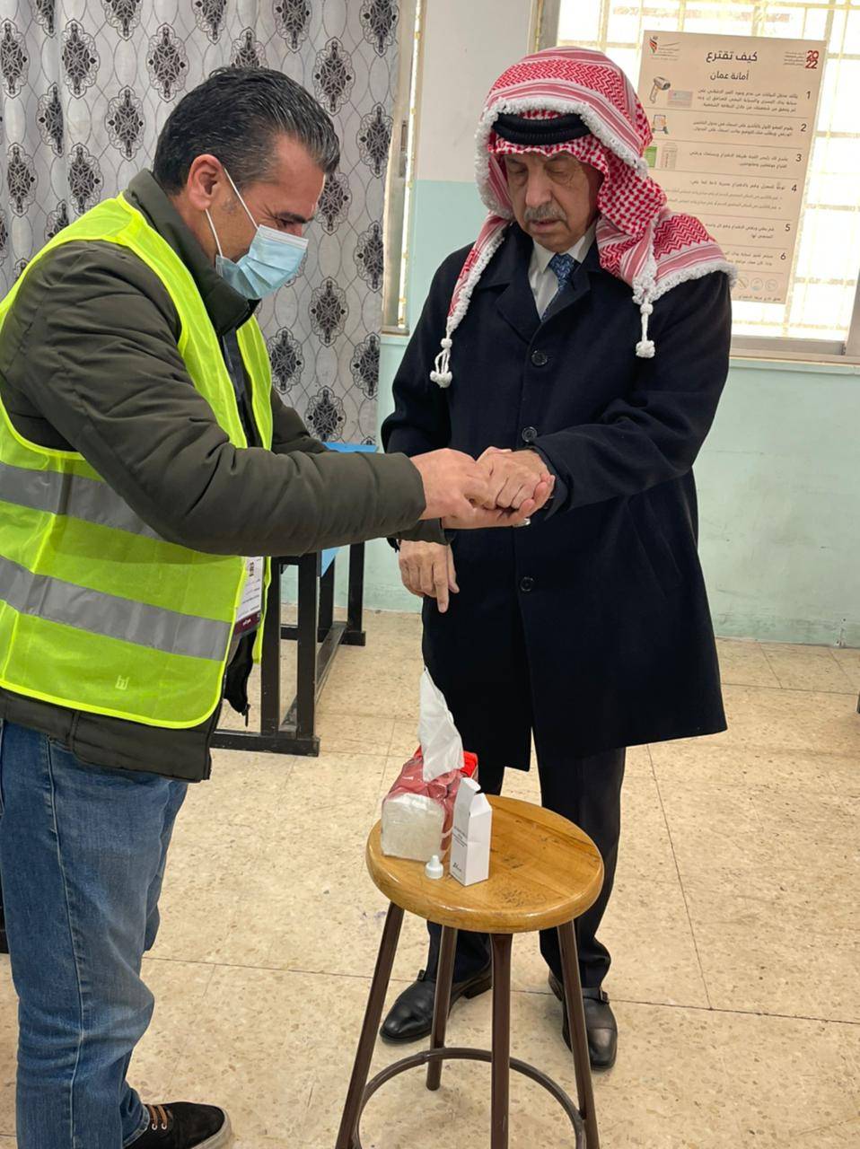 كريشان يدلي بصوته في الانتخابات ويدعو الناخبين إلى اعتبار هذا اليوم هو يوم الوفاء للوطن ومسيرته الديمقراطية صور