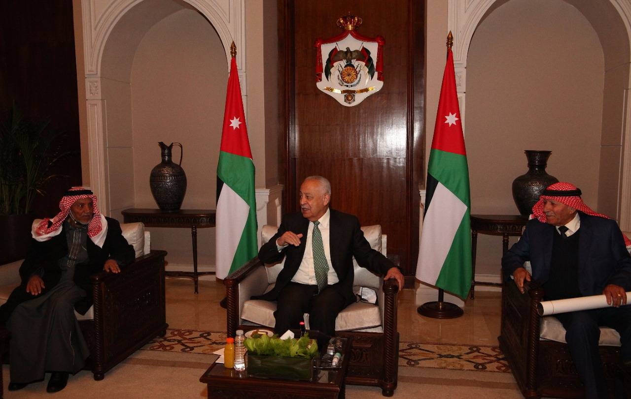  العيسوي يلتقي مجموعة من المصابين العسكريين في معركة الكرامة 