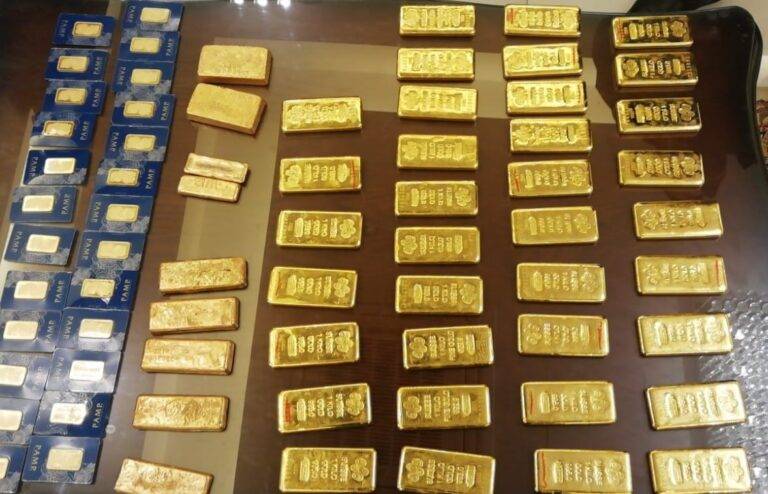 إحباط تهريب كمية كبيرة من السبائك والقطع الذهبية