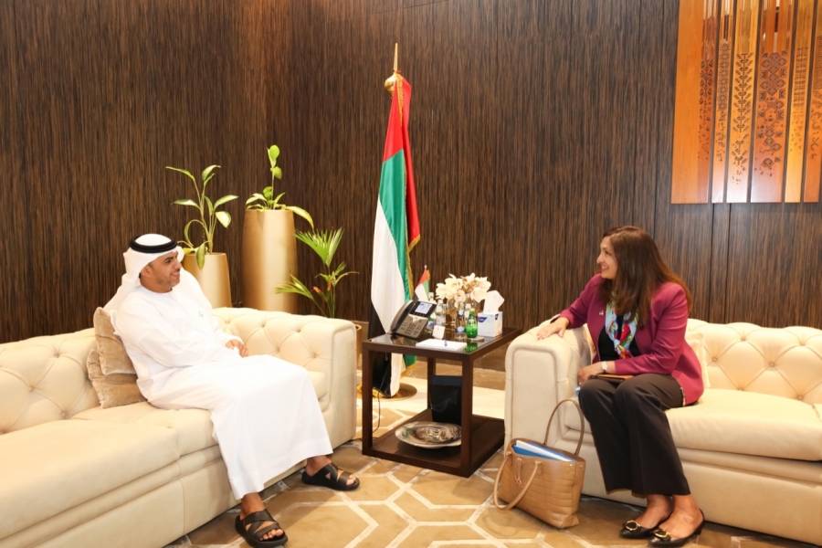 وزير العدل الاماراتي  يلتقي مسؤولة أمريكية