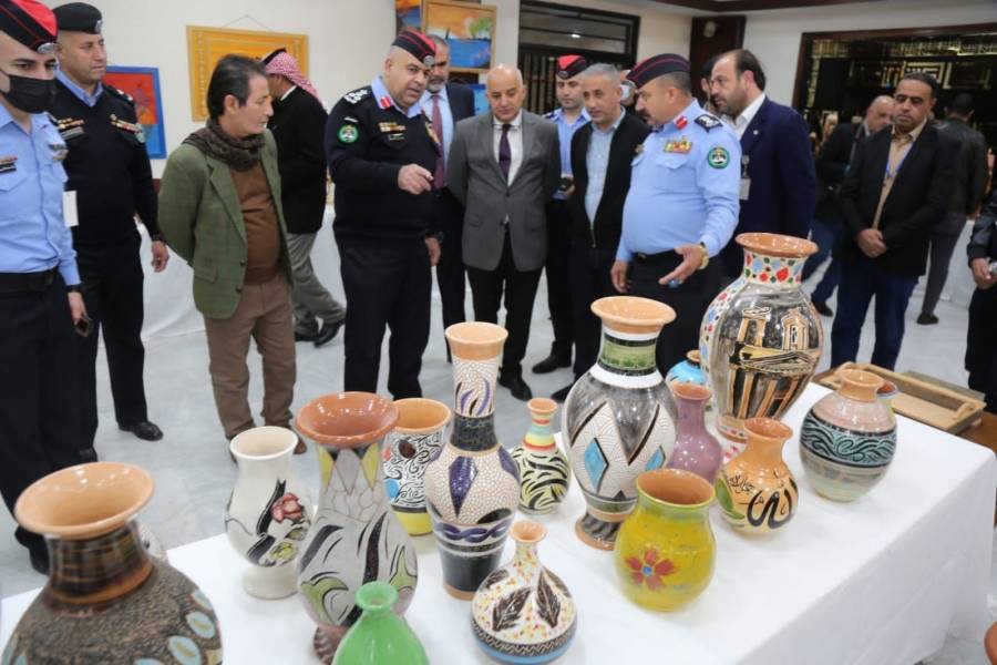 صنع بعزيمة معرض لمنتوجات نزلاء مراكز الاصلاح والتأهيل في الجامعة الاردنية