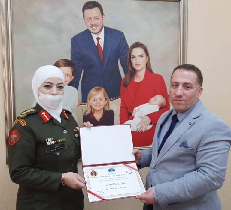 المجلس العالمي لتطوير وتمكين المرأة يكرم كوادر الخدمات الطبية الملكية
