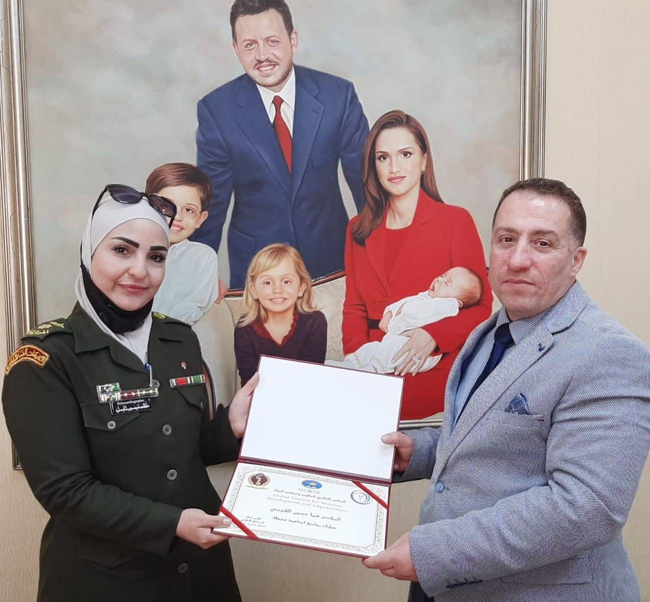 المجلس العالمي لتطوير وتمكين المرأة يكرم كوادر الخدمات الطبية الملكية
