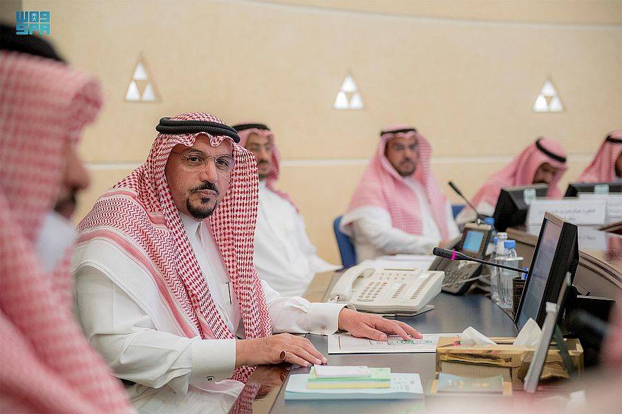 سمو أمير القصيم يرأس اجتماعاً لعرض مقترحات تطوير مهرجان بريدة للتمور