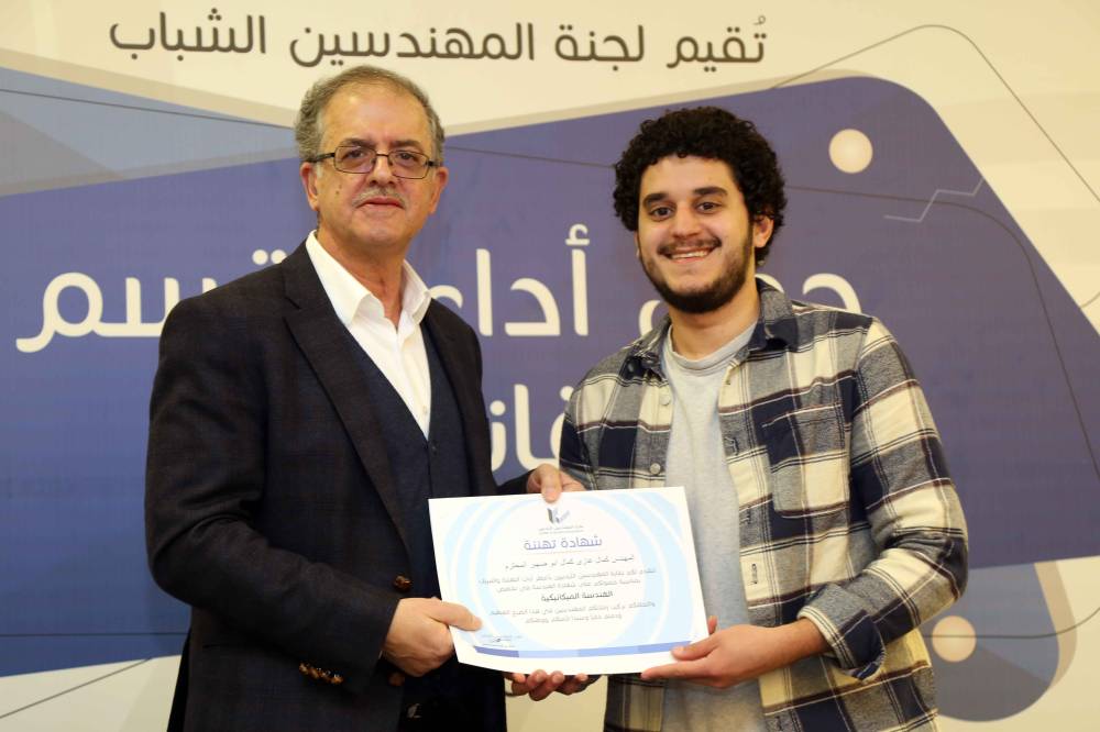 127 مهندسا ومهندسة يؤدون اليمين القانونية في عمان