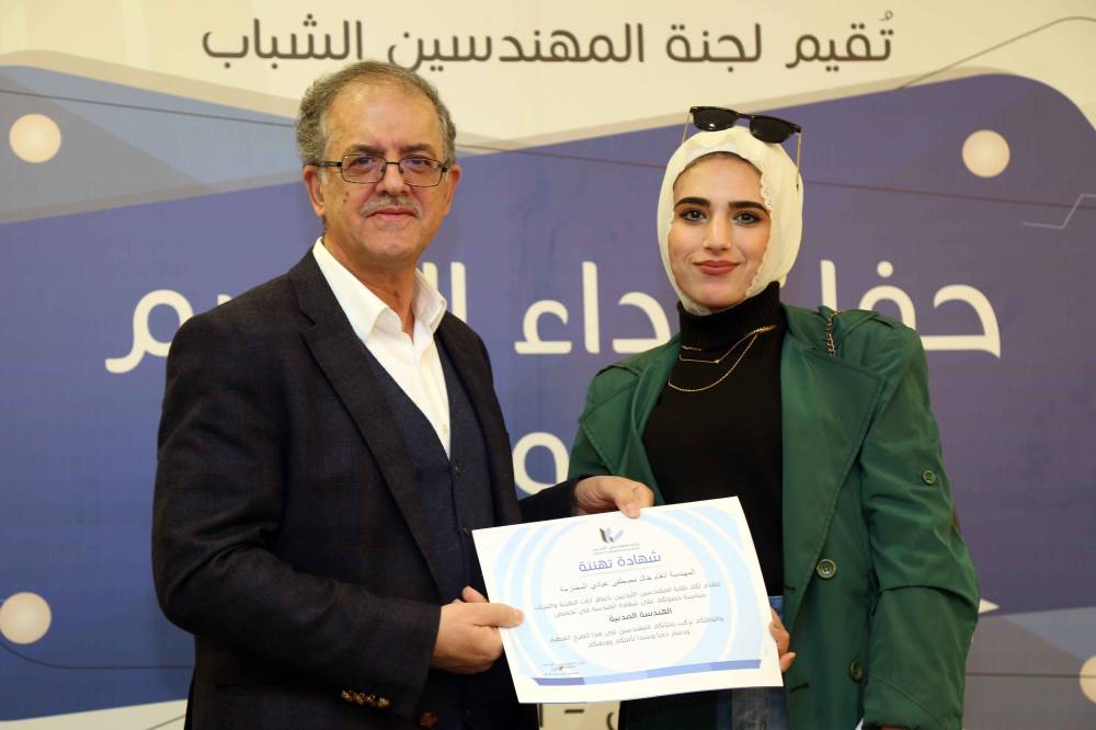 127 مهندسا ومهندسة يؤدون اليمين القانونية في عمان