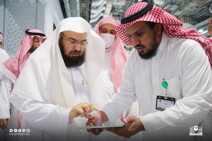 الرئيس العام لشؤون الحرمين يُدشِّنُ تطبيق (وَلْيَطَوَّفُوا)