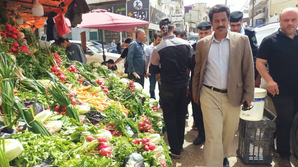 متصرف لواء الكورة يتابع أسعار الخضروات والسلع الغذائية في دير ابي سعيد..